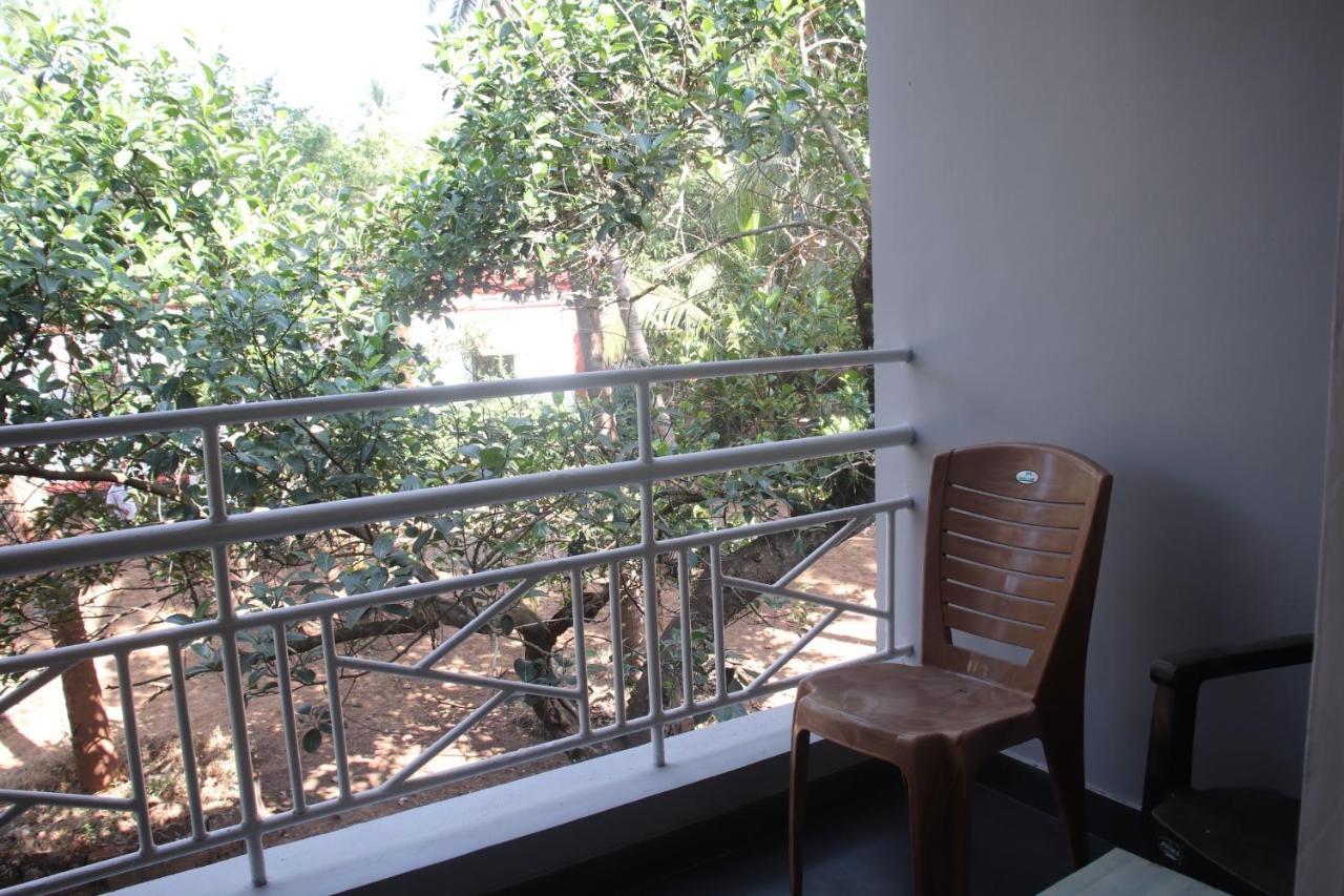 Peravel Beach Holiday Home Кандолим Экстерьер фото