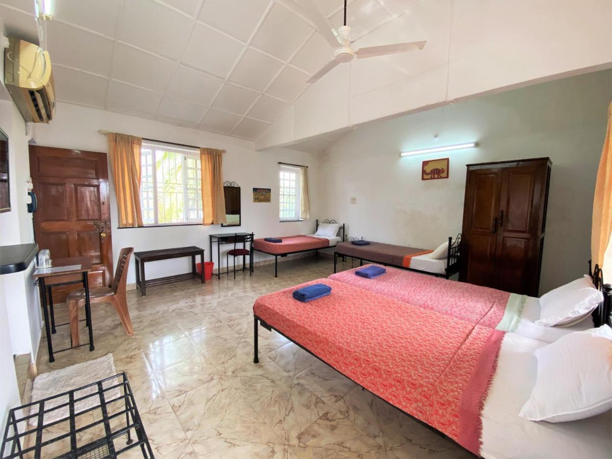 Peravel Beach Holiday Home Кандолим Экстерьер фото