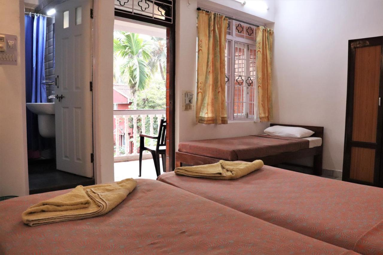 Peravel Beach Holiday Home Кандолим Экстерьер фото