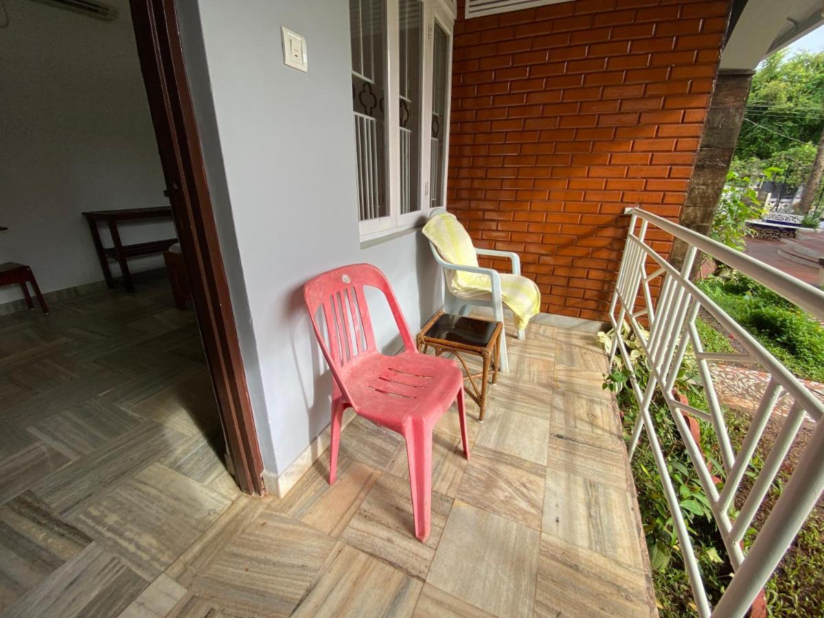 Peravel Beach Holiday Home Кандолим Экстерьер фото