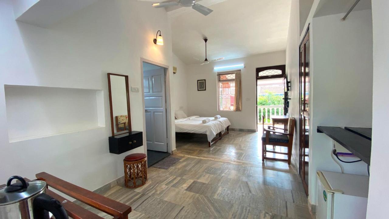 Peravel Beach Holiday Home Кандолим Экстерьер фото