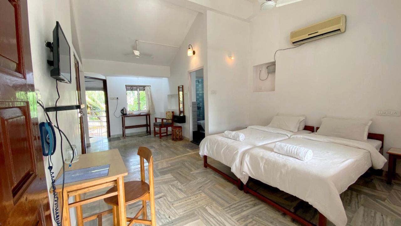 Peravel Beach Holiday Home Кандолим Экстерьер фото