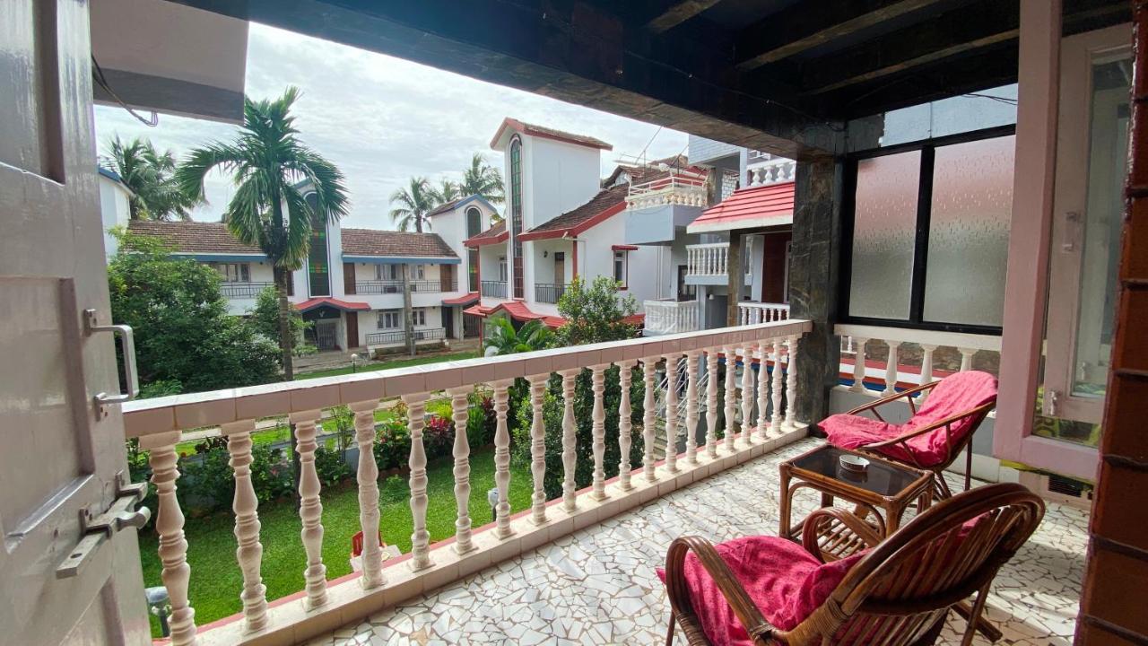 Peravel Beach Holiday Home Кандолим Экстерьер фото