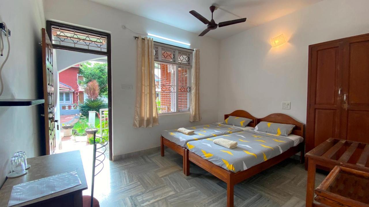 Peravel Beach Holiday Home Кандолим Экстерьер фото