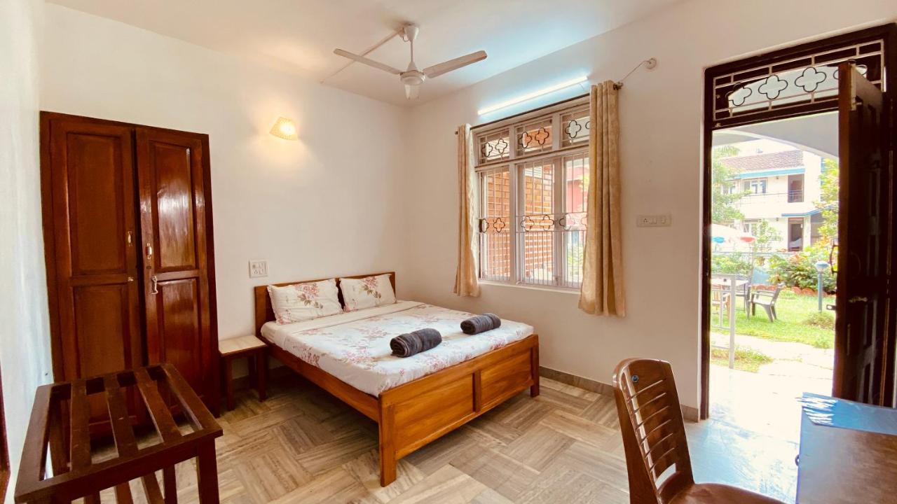 Peravel Beach Holiday Home Кандолим Экстерьер фото