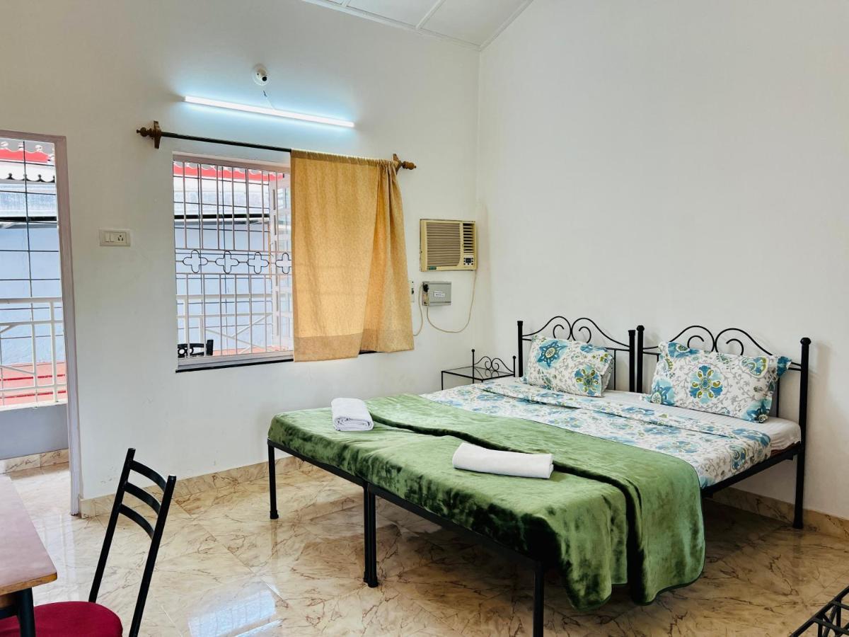 Peravel Beach Holiday Home Кандолим Экстерьер фото