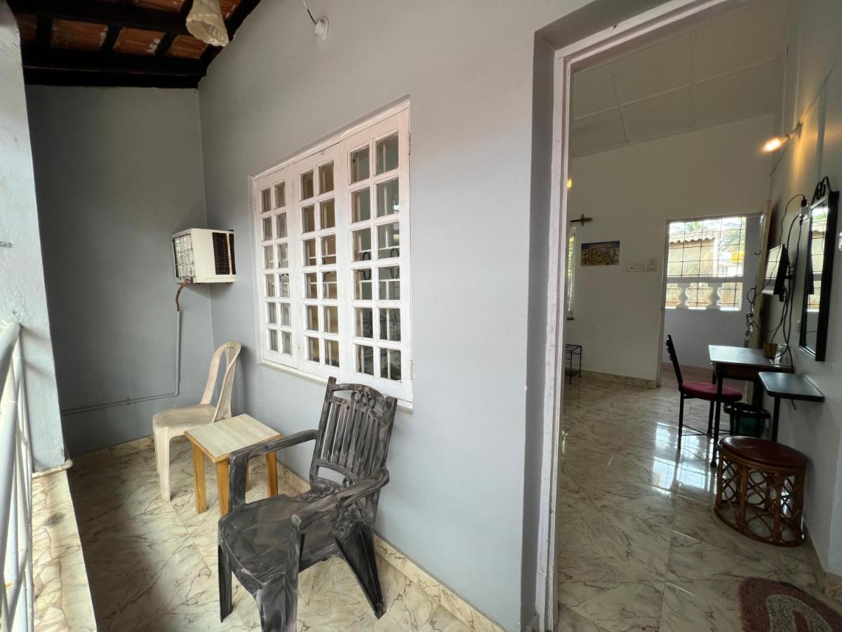 Peravel Beach Holiday Home Кандолим Экстерьер фото