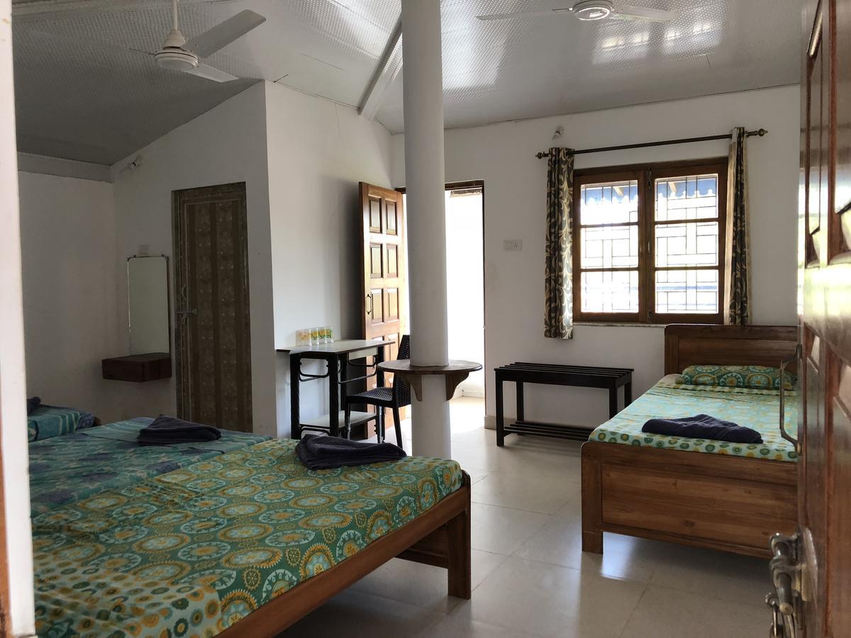 Peravel Beach Holiday Home Кандолим Экстерьер фото